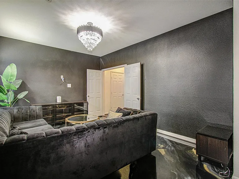 18707 Naples Ridge Ct — Photo 13