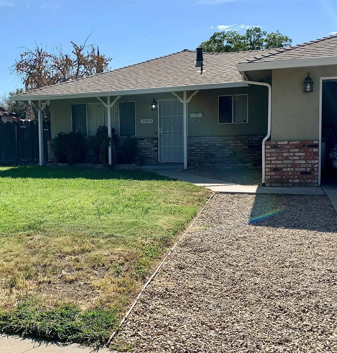 2409 Rose Ave photo 1