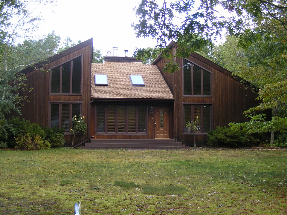 1st image of 14 Cristina Dr