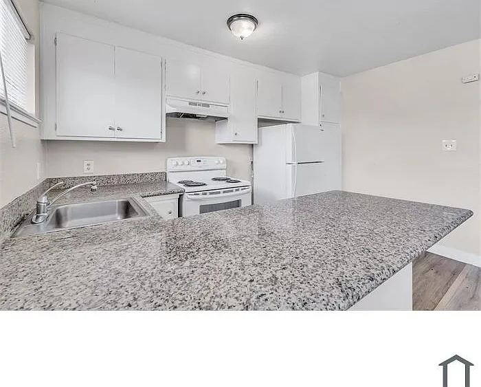 128 Catron Dr #D — Photo 9