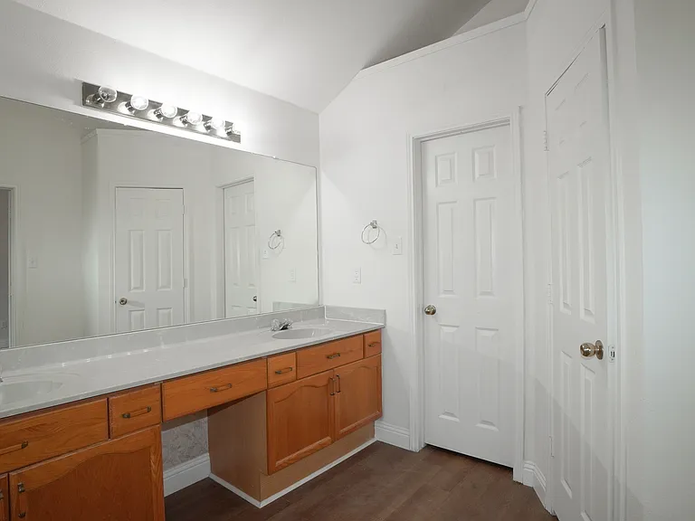 3109 Scott Dr — Photo 18