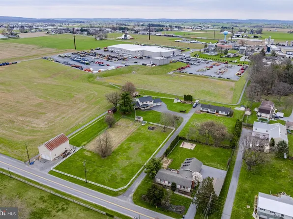 166 Butter Rd, Leola, PA 17540