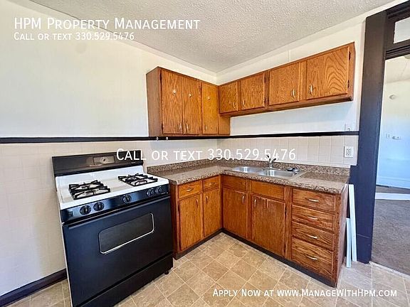 5th image of 1538 Woodland Ave NW