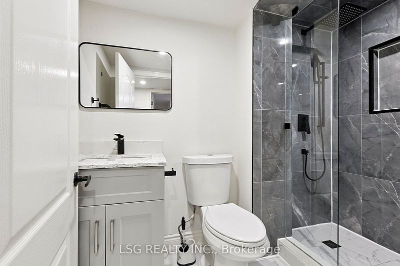 Kitchener House for rent - 2 Bedrooms — photo 16