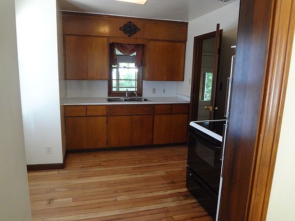 4th image of 1605 Suncrist St