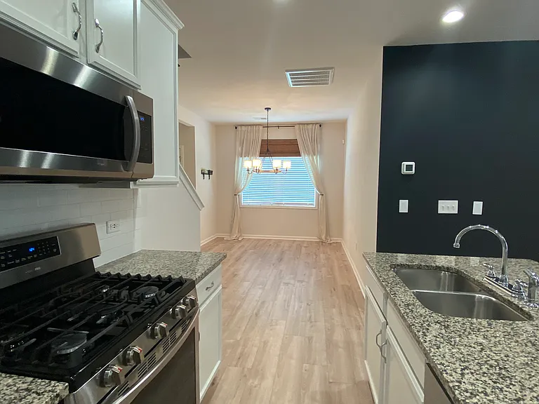 221 Scenic Rd — Photo 9