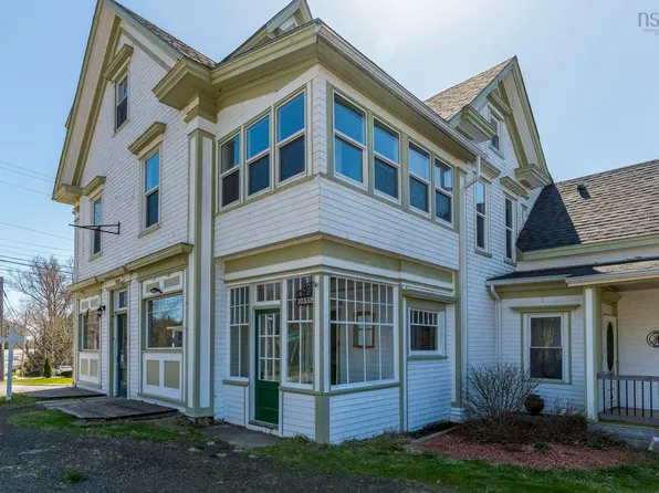 10352 Highway 1, Paradise, NS B0S 1C0