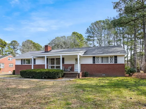 33 Hill St, Onancock, VA 23417