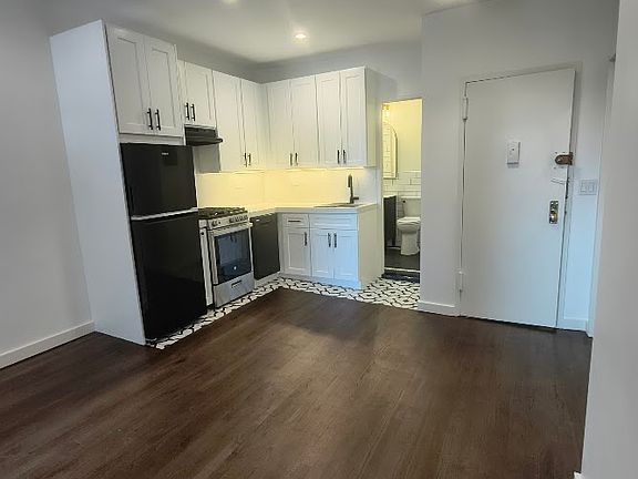 4th image of 1626 3rd Ave APT 5B