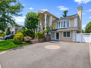 2920 Judith Dr, Merrick, NY 11566
