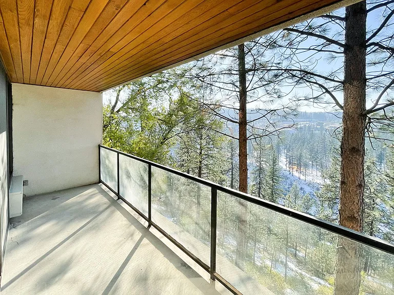 358 S Coeur D Alene St — Photo 44