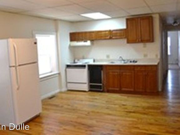 3rd image of 34 E 11th Ave APT 2