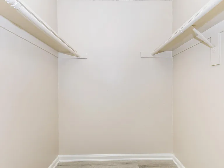 Regency Plaza Apartment Homes — Photo 58