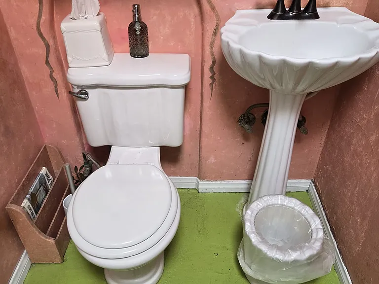 2434 Cloverfield Blvd — Photo 18