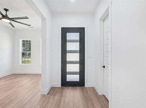 3rd image of 2936 Henry Rd