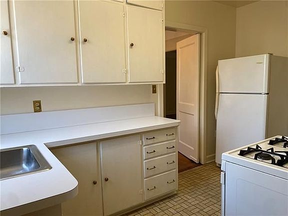 5th image of 5404 Saint Charles Ave #7