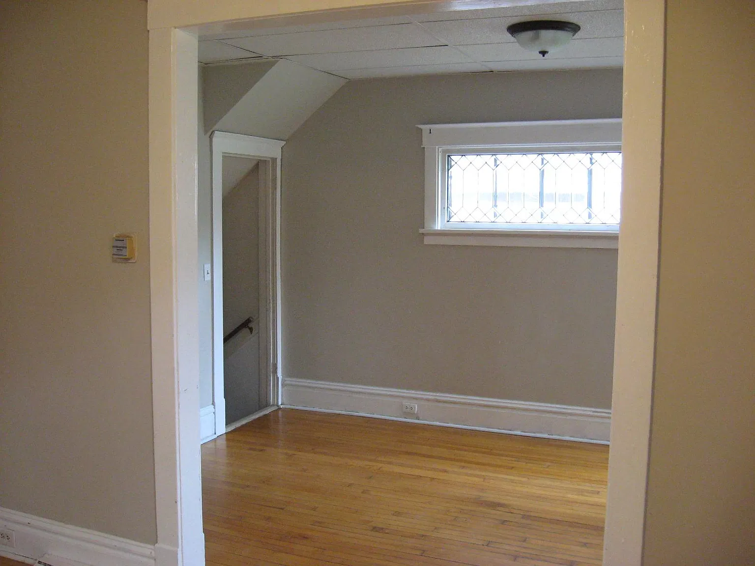 6 bed, $3,360 — Photo 4