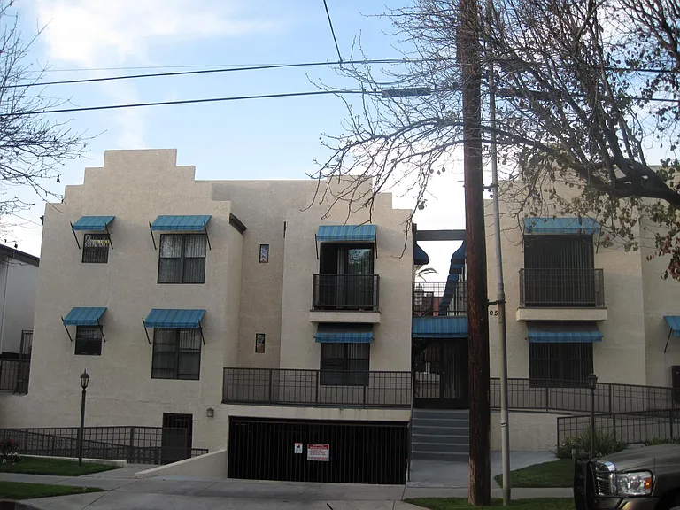 1305 Stanley Ave #11 — Photo 2