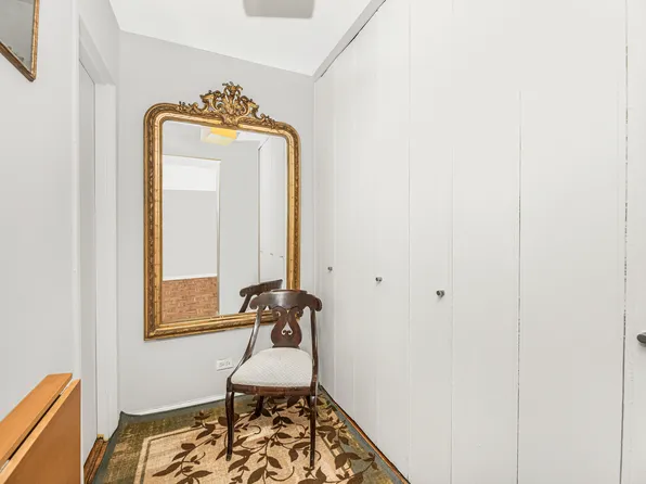 3935 Blackstone Avenue image 9 of 12