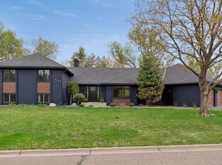 335 Queensland Ln N, Plymouth, MN 55447