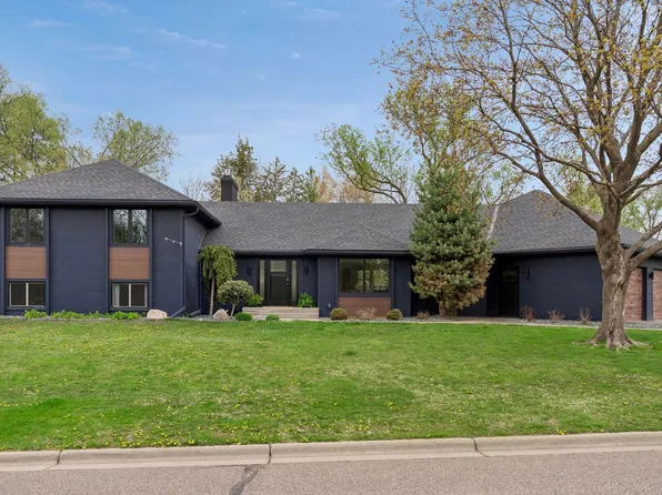 335 Queensland Ln N, Plymouth, MN 55447