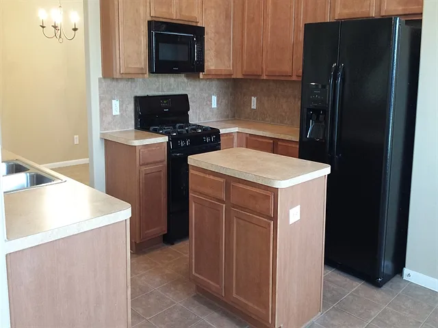 4934 Trailing Clover Ct — Photo 2