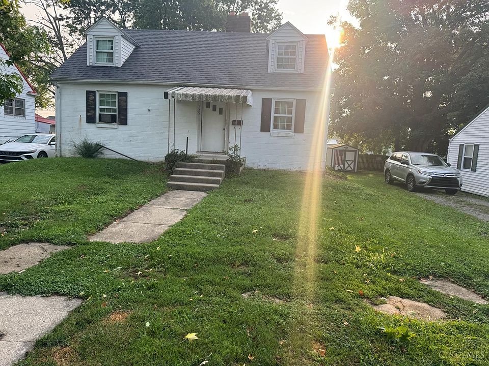 2nd image of 225 Edgewood Ave