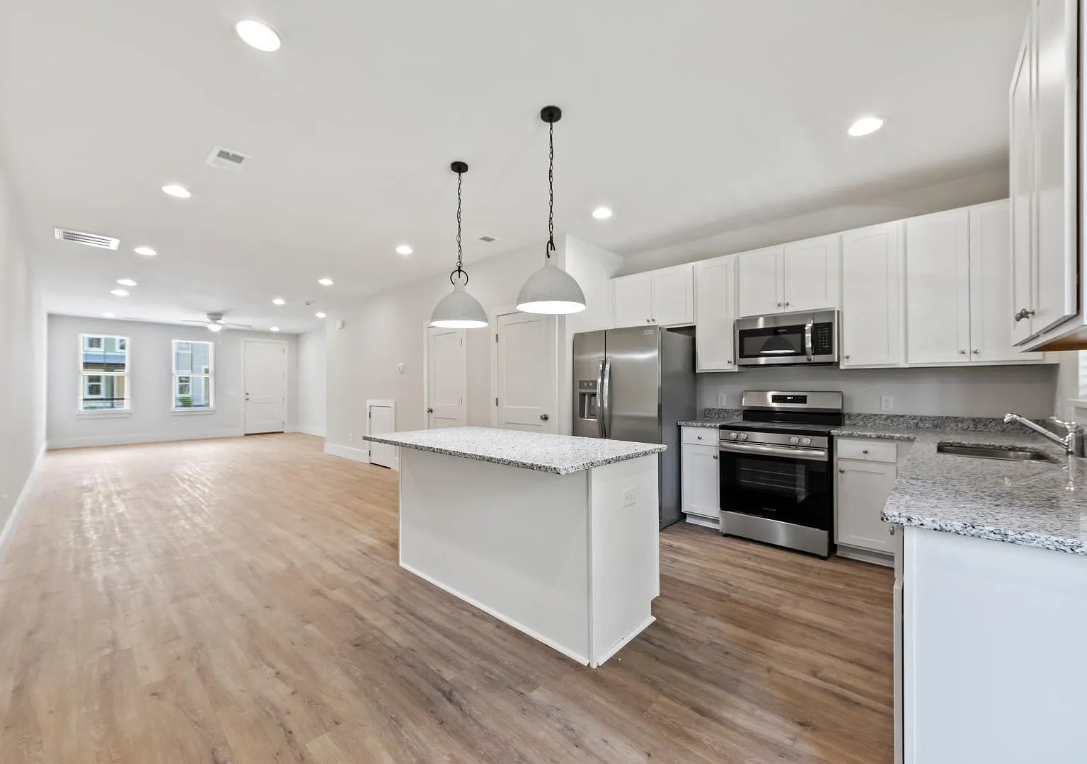 621 W 4th North St - . — Photo 1