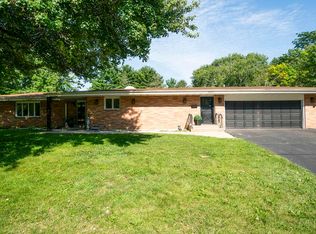 827 Coolidge Pl, Rockford, IL 61107