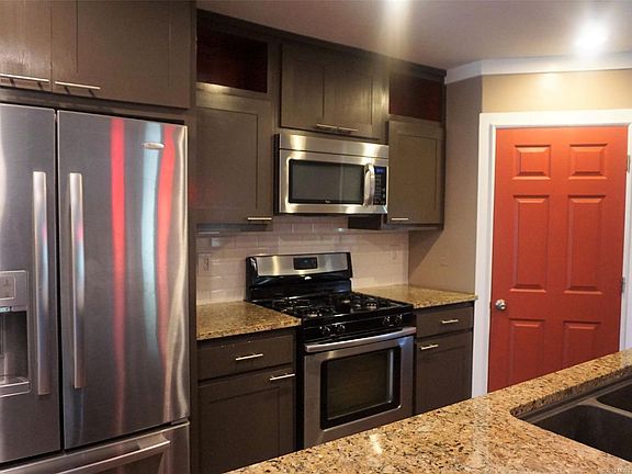 5th image of 305 Newton Pl