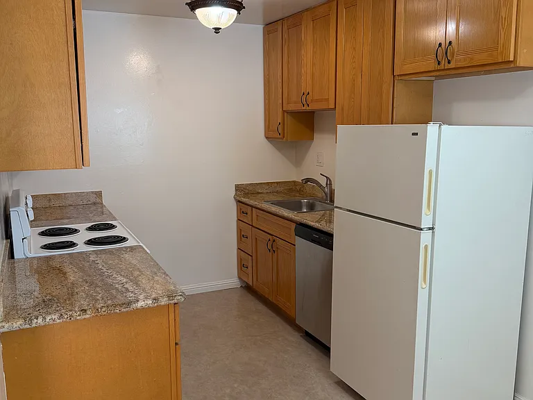 517C Thompson Ave — Photo 13