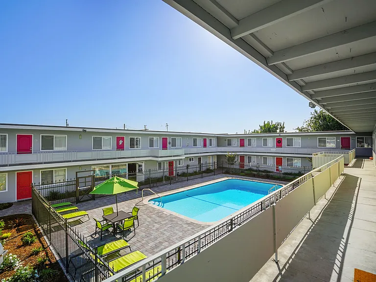 Bon Aire Apartments — Photo 20