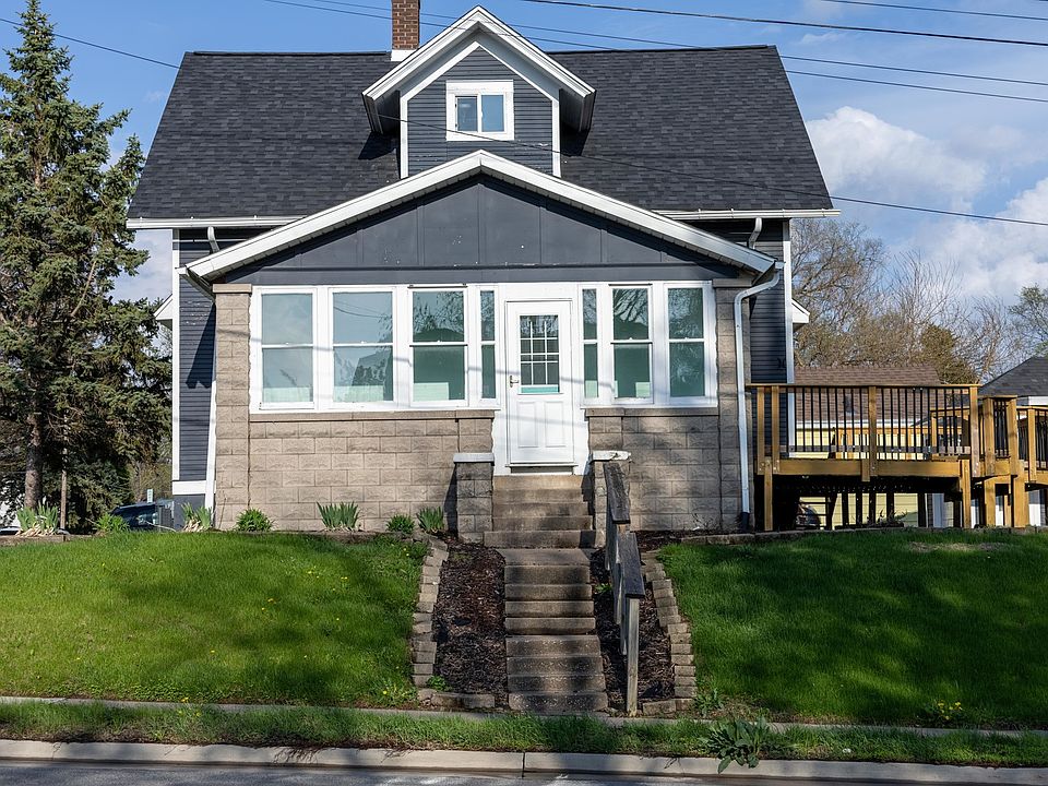 1st image of 1527 N Division St