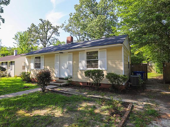 2nd image of 725 Palm Dr