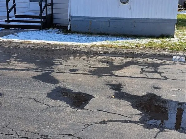 29 Andrus Cir, Silver Creek, NY 14136