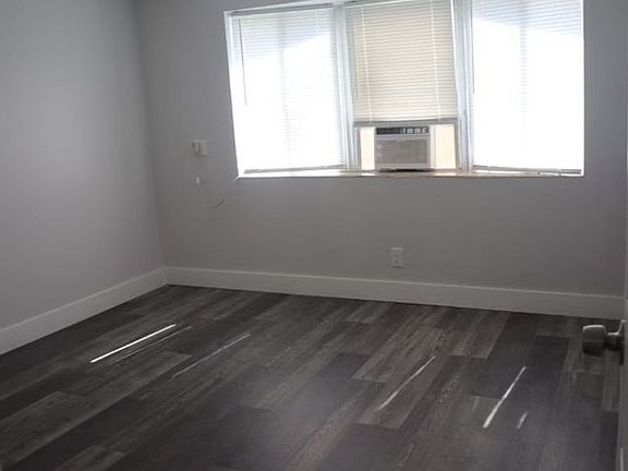 5th image of 15605 Trigonia St