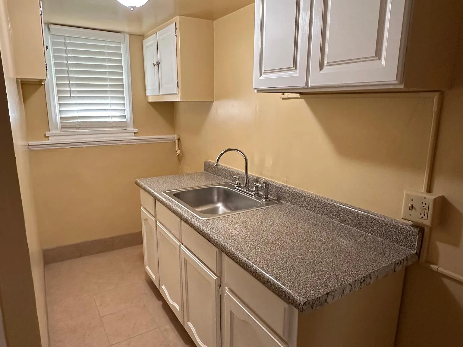 Studio, $1,750 — Photo 4