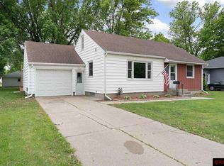 204 10th Ave NE, Waseca, MN 56093