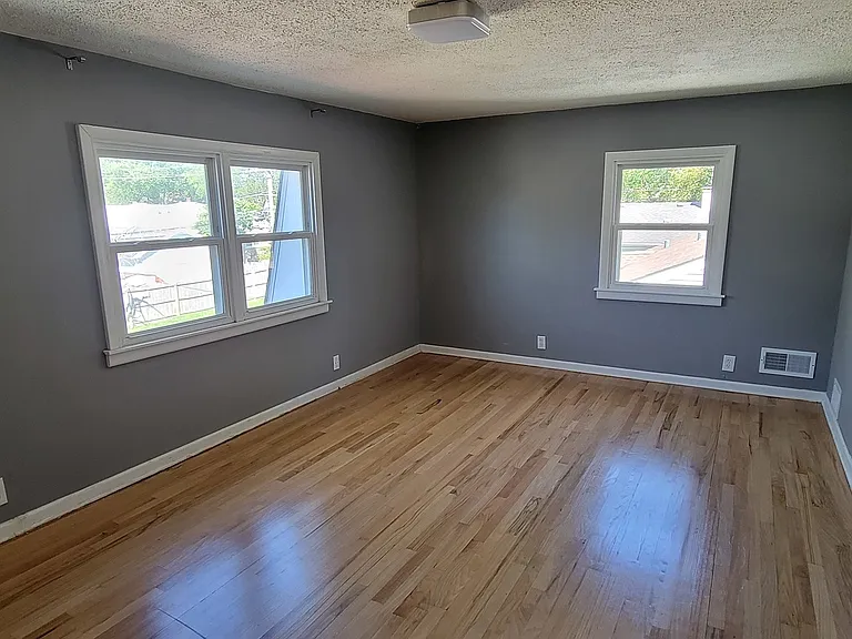 1110 S Chase St — Photo 14