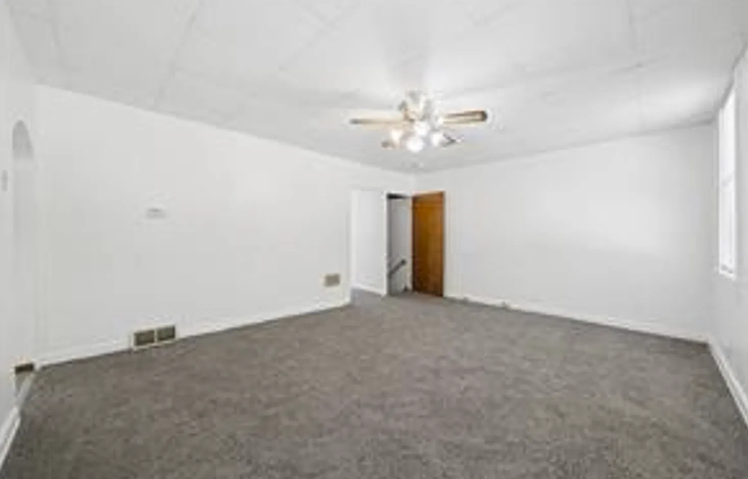 3 bed, 1000 sqft, $1,100 — Photo 4