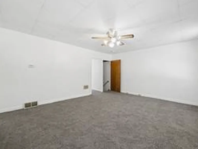 731 1/2 Chartiers Ave — Photo 4