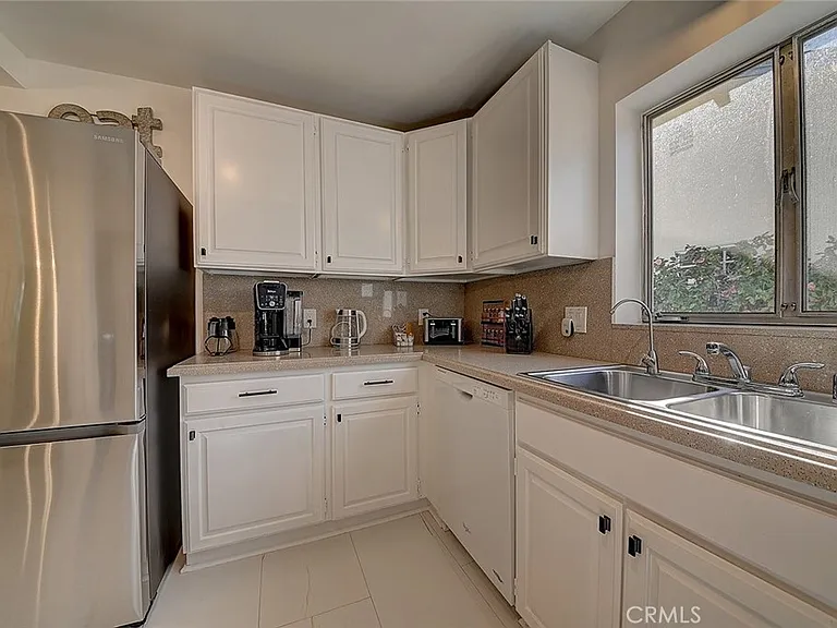 444 N Shattuck Pl — Photo 19