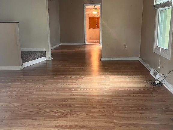 5th image of 161 Spruce St