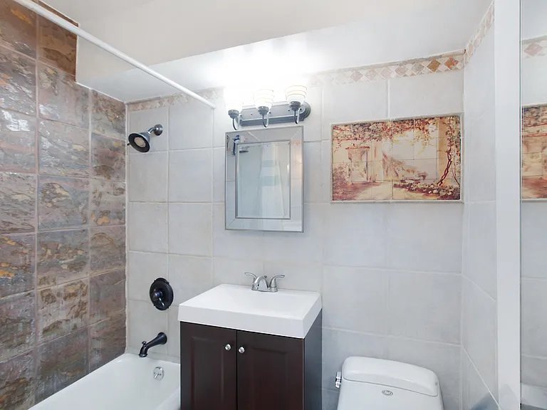 200 E 27th St #11H — Photo 9