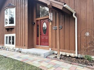 S41W34970 Robin Hood Dr, Dousman, WI 53118