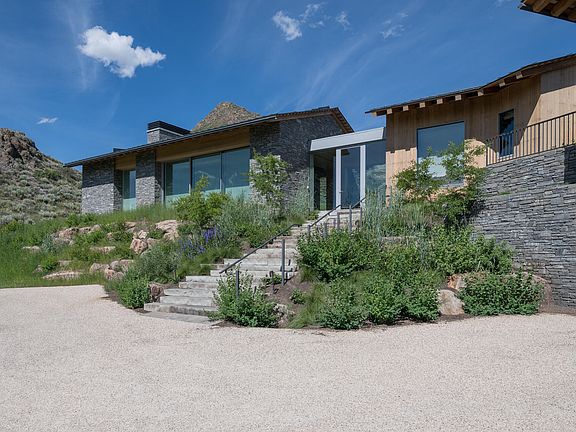 4th image of 220 Lava St