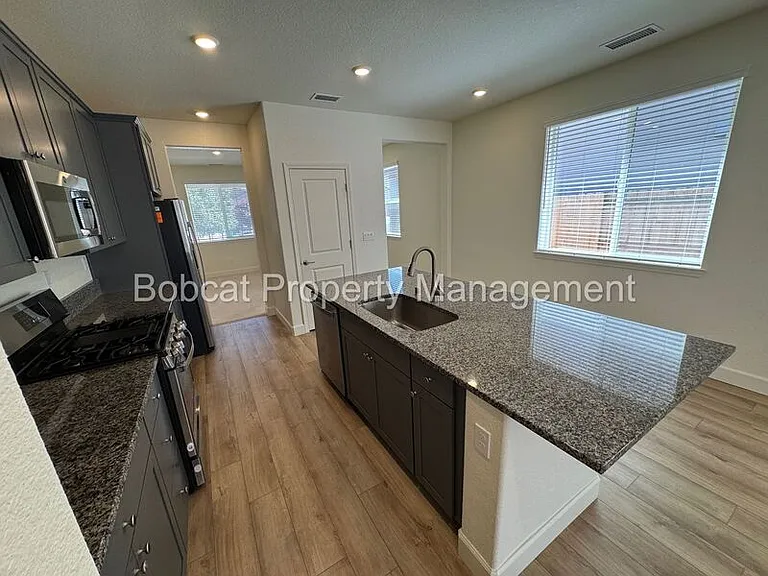 1064 Copper Hill Ave — Photo 10