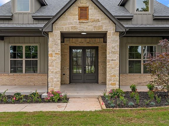 2nd image of 7960 Stagecoach Cir