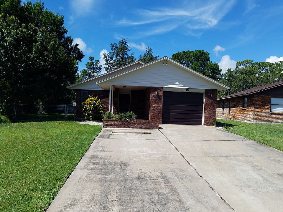 1 car garage plus parking for 2