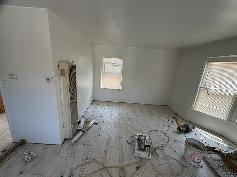 2410 N Eastern Ave #1/2 — Photo 2